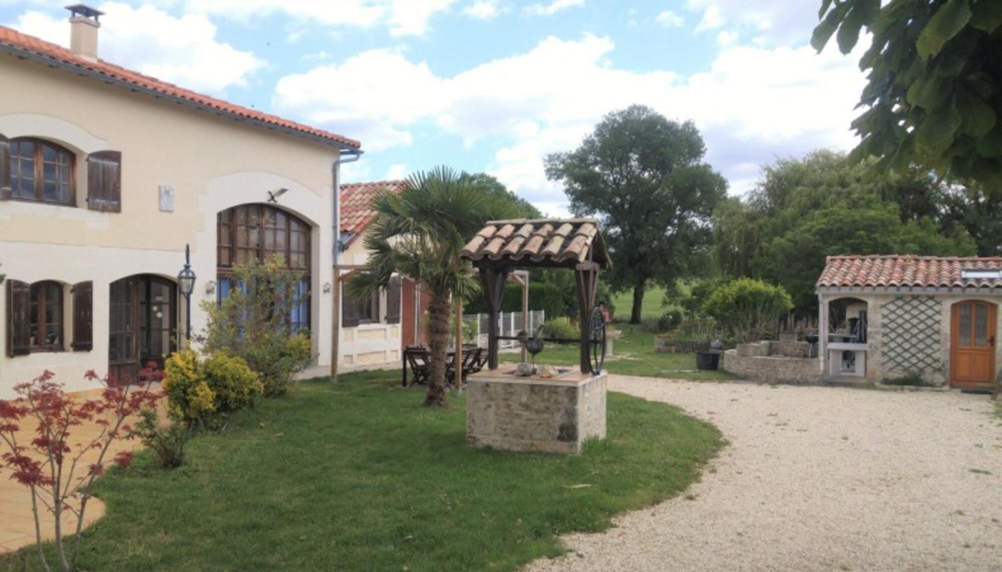 Les Roses De Jonzac Villa Mortiers Dış mekan fotoğraf